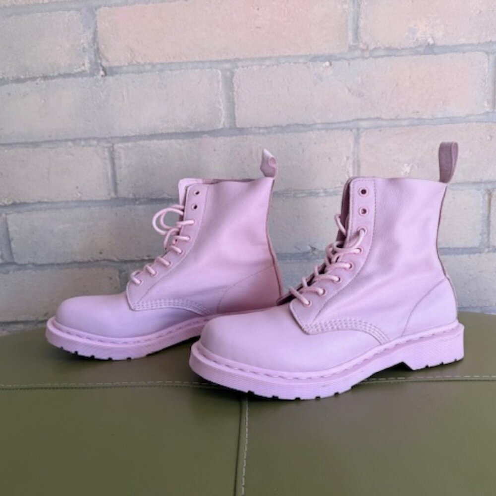 Dr. Martens 1460 pascal mono pink chalk size US womens 11 / UK 9 New in box - Picture 3 of 11
